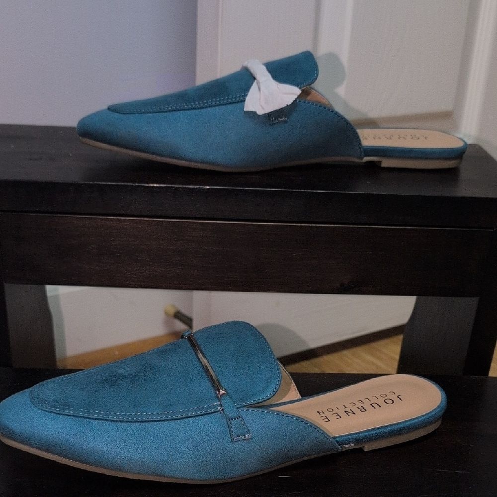 Journee Collection Ameena Teal Blue Slip-On Loafers Size 8.5. NEW